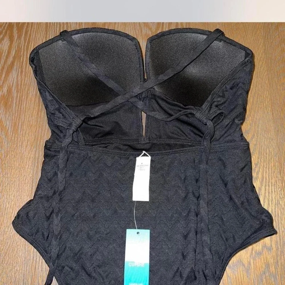 Cupshe Womens Black Chevron Textured Cutout One Piece Swimsuit Monokini NWT - Picture 4 of 4